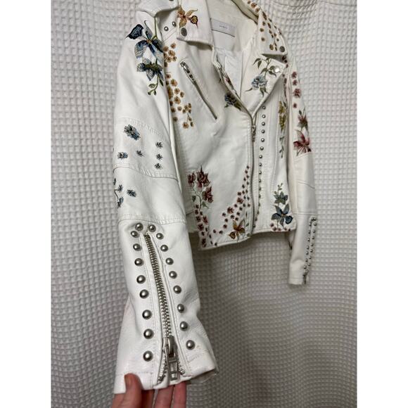 Blank NYC White Embroidered Floral Vegan Leather Moto Jacket Sz Med - Picture 3 of 10
